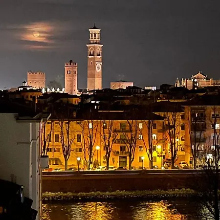 Dreaming Adige River Apartment Verona