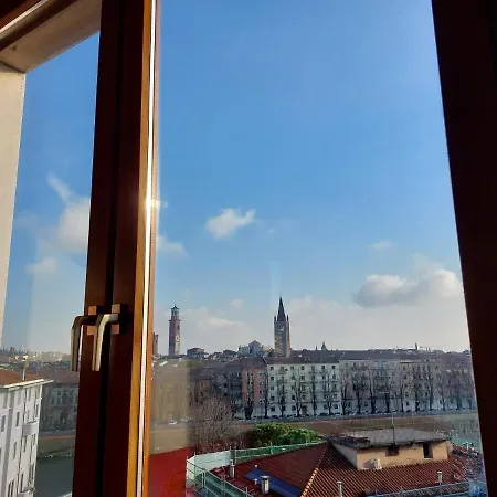 Apartment Dreaming Adige River