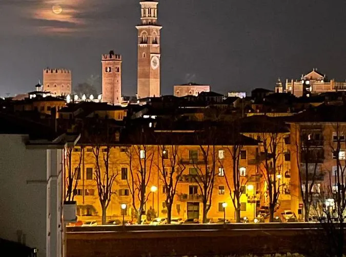 Dreaming Adige River Apartment Verona